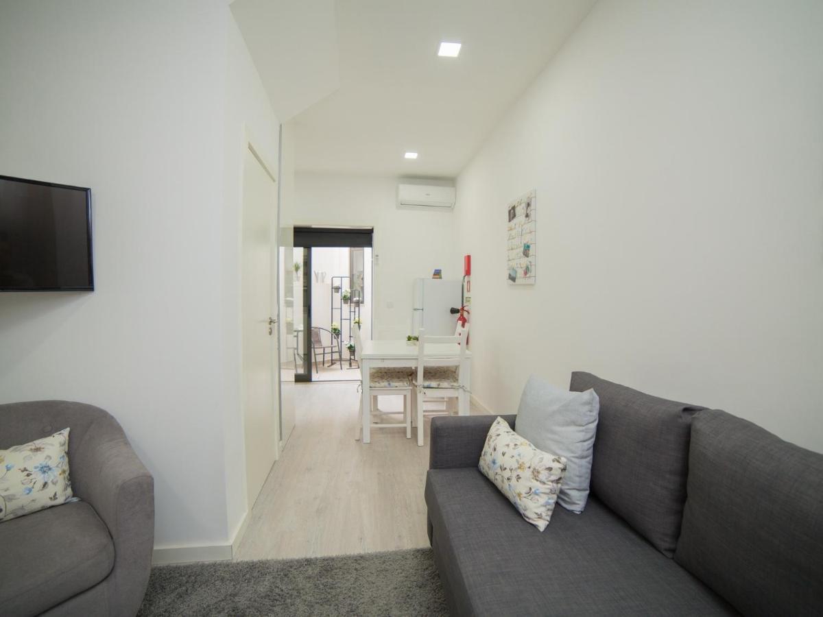 Guest Amparo Dollhouse Apartment Porto